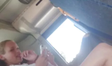 Los xxx latino amantes conocieron a una mujer que estaba trabajando y le clavaron Eldak en la garganta
