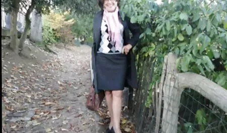 Esposa, guantes anime latino xxx y tacones chupando polla