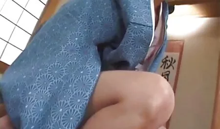 Dos personas teniendo sexo con un xnxxx en español latino estudiante.