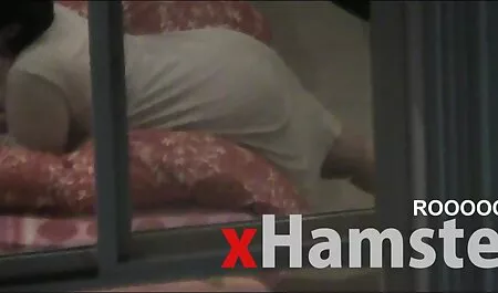 Julia, la anal hd latino hermana de Alex.