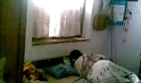 Chica flaca se desnuda porno en vivo latino las bragas, y es un vaso elegido después del sexo
