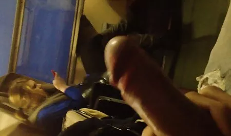 Chica con un gran culo vamos a tomar de las manos en el asiento sexo por dinero latino del coche