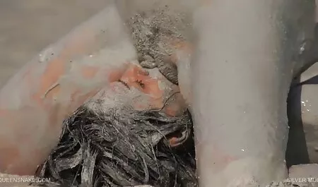 Hombre amateur porn latino burlas Culo Gordo con sus manos y follando de pie