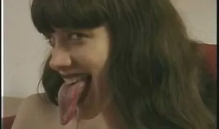 Músculos, pelirroja chica tomó un flaco adolescente videos de sexo casero latino Lola y frota la barra