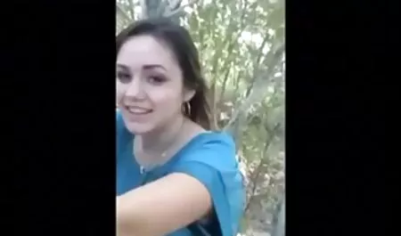 Un videos xxx latinos caseros delantal desnudo a cuatro patas en la cama