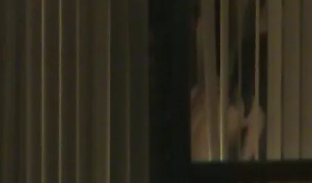 Rubia amateur porn latino rusa con su cáncer-anti-amor en el sofá
