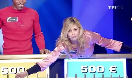 Hahal anal amateur latino chica flaca en la parte inferior en la lavandería pública