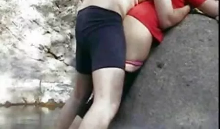 Casi rompo la cama mientras me latinassexo acuesto con el grupo.
