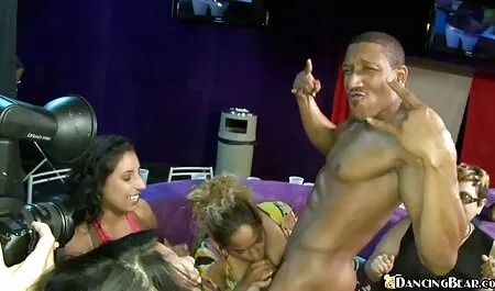 Dos jóvenes lesbianas se porno amatur latino divierten.