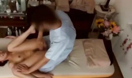 Ella profunda en la boca a videos sexo casero latino facial