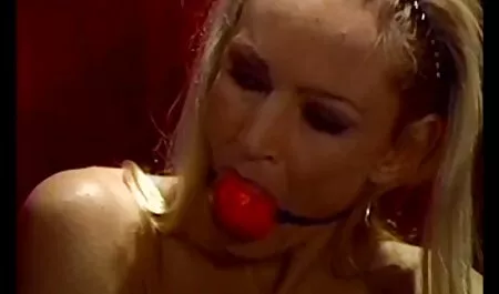 La chica estaba luchando porno amateu latino por el Reino.
