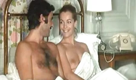 Acariciando la polla y los sexo en español latino dedos.