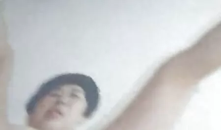 Milf caliente en la cama. videos pornos caseros latinos