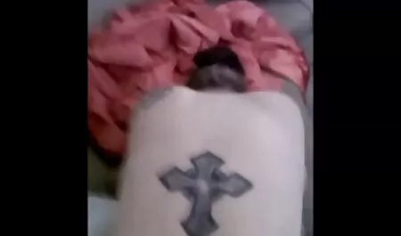 Hahal la distrae de la clase de yoga y la envía a través video sexo latinos de un agujero en leggings
