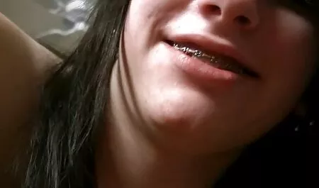 Pelo grande para su anal y dormir xxx latino en el sofá