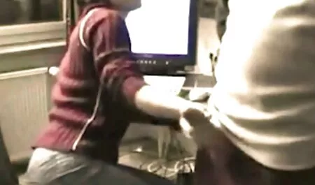 Una chica de pelo largo se sienta en la cara de un hombre con porn casero latino una vagina.
